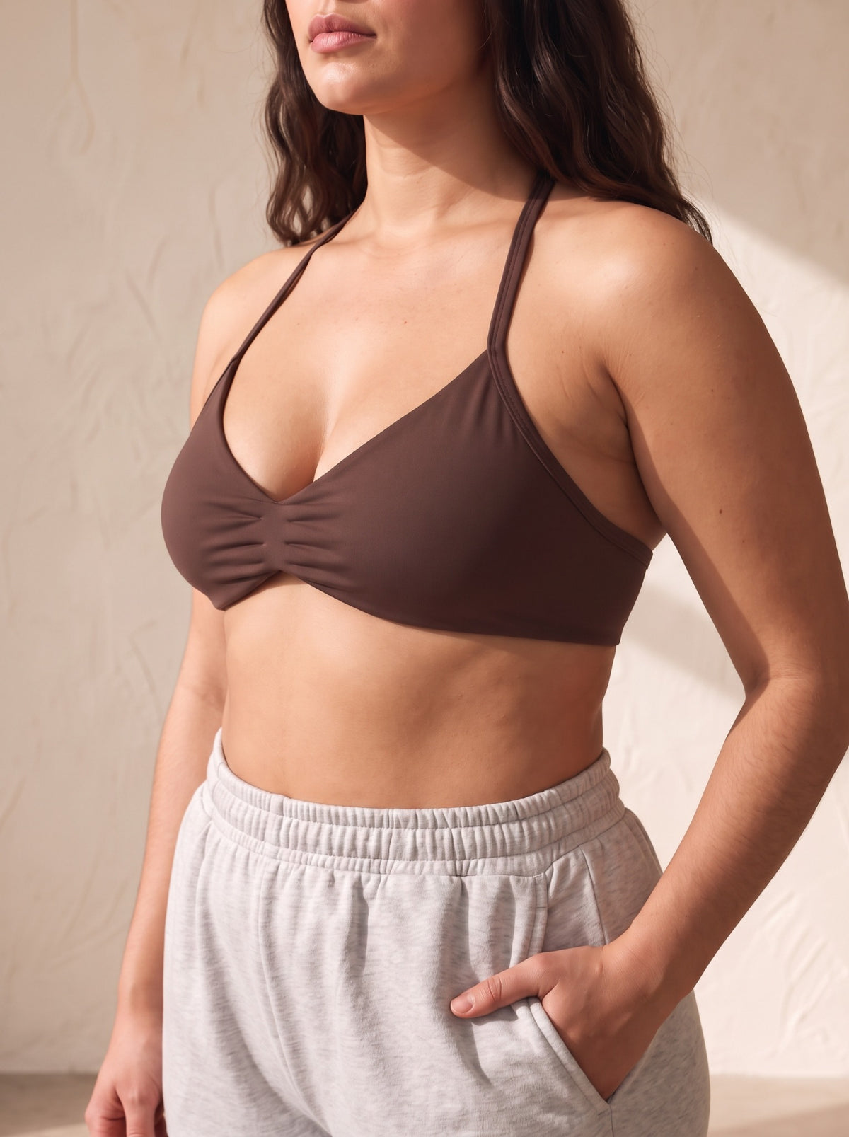 The Form Bra Brun Café — trois quarts